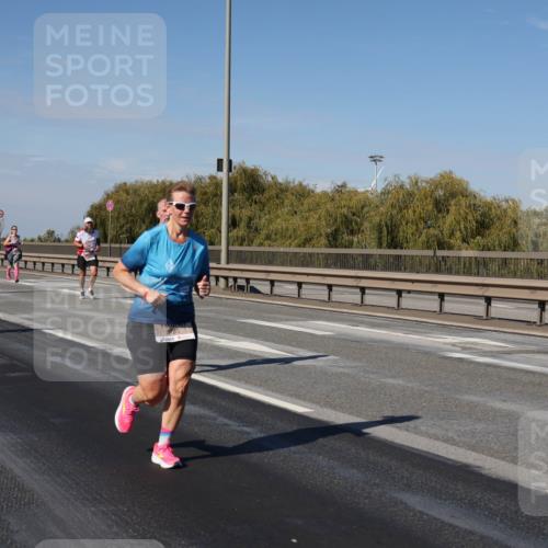 03.10.2025 - Köhlbrandbrückenlauf Julia Fischer http://msf.ph/oto/9010310 03.10.2025 12:55:38 Position 3 53 meine-sportfotos.de