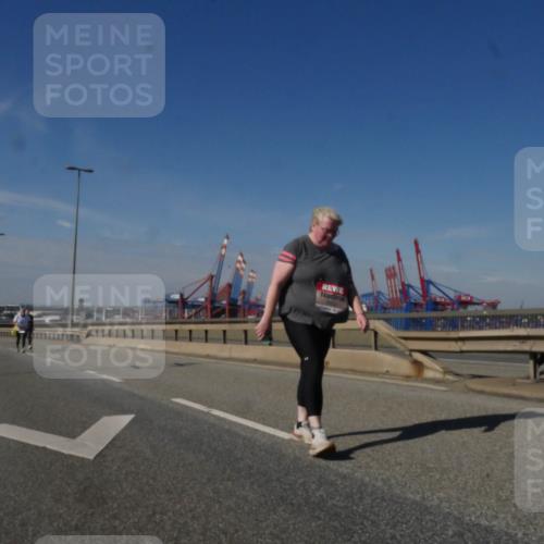 03.10.2025 - Köhlbrandbrückenlauf Matties Gatica Varas http://msf.ph/oto/9010311 03.10.2025 13:10:06 Position 2  meine-sportfotos.de