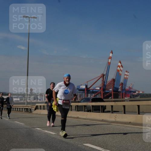 03.10.2025 - Köhlbrandbrückenlauf Matties Gatica Varas http://msf.ph/oto/9010317 03.10.2025 13:10:15 Position 2  meine-sportfotos.de