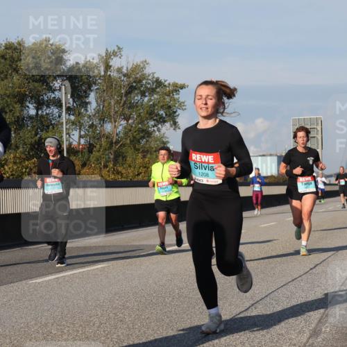 03.10.2025 - Köhlbrandbrückenlauf Luisa Fischer http://msf.ph/oto/9010321 03.10.2025 10:52:20 Position 3 1134, 1208 meine-sportfotos.de