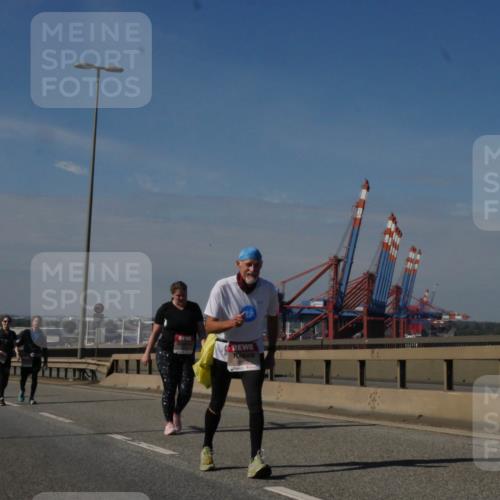 03.10.2025 - Köhlbrandbrückenlauf Matties Gatica Varas http://msf.ph/oto/9010322 03.10.2025 13:10:15 Position 2  meine-sportfotos.de