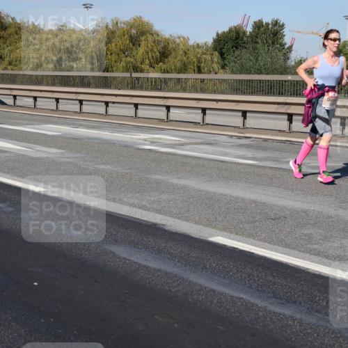 03.10.2025 - Köhlbrandbrückenlauf Julia Fischer http://msf.ph/oto/9010338 03.10.2025 12:55:47 Position 3  meine-sportfotos.de