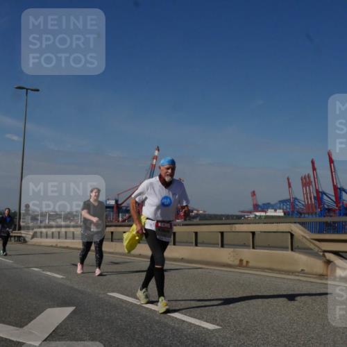 03.10.2025 - Köhlbrandbrückenlauf Matties Gatica Varas http://msf.ph/oto/9010339 03.10.2025 13:10:17 Position 2  meine-sportfotos.de