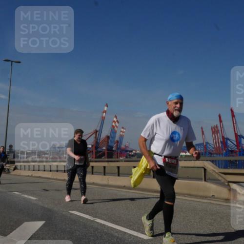 03.10.2025 - Köhlbrandbrückenlauf Matties Gatica Varas http://msf.ph/oto/9010350 03.10.2025 13:10:18 Position 2  meine-sportfotos.de