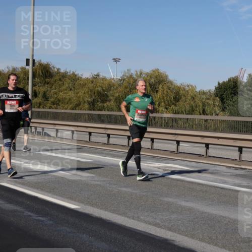 03.10.2025 - Köhlbrandbrückenlauf Julia Fischer http://msf.ph/oto/9010356 03.10.2025 12:55:51 Position 3 4730 meine-sportfotos.de