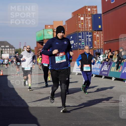 03.10.2025 - Köhlbrandbrückenlauf Michael Burmester http://msf.ph/oto/9010357 03.10.2025 10:11:21 Ziel 1341, 1871, 2215, 2881, 2939, 2941, 3119, 3120, 3121, 3202, 3238, 3445, 3528 meine-sportfotos.de