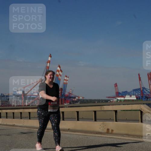 03.10.2025 - Köhlbrandbrückenlauf Matties Gatica Varas http://msf.ph/oto/9010359 03.10.2025 13:10:19 Position 2  meine-sportfotos.de