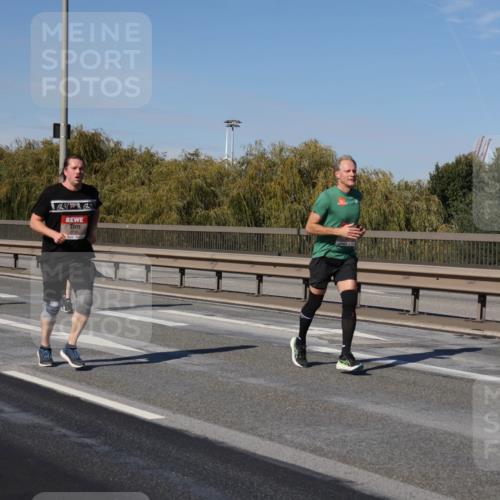 03.10.2025 - Köhlbrandbrückenlauf Julia Fischer http://msf.ph/oto/9010361 03.10.2025 12:55:52 Position 3  meine-sportfotos.de