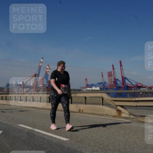 03.10.2025 - Köhlbrandbrückenlauf Matties Gatica Varas http://msf.ph/oto/9010375 03.10.2025 13:10:20 Position 2  meine-sportfotos.de