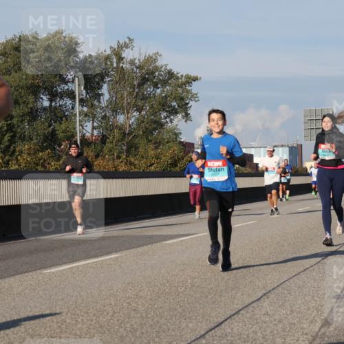 03.10.2025 - Köhlbrandbrückenlauf Luisa Fischer http://msf.ph/oto/9010381 03.10.2025 10:52:24 Position 3 3497, 449 meine-sportfotos.de