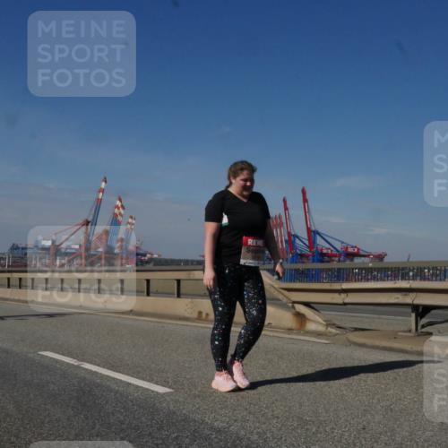 03.10.2025 - Köhlbrandbrückenlauf Matties Gatica Varas http://msf.ph/oto/9010384 03.10.2025 13:10:21 Position 2 118 meine-sportfotos.de