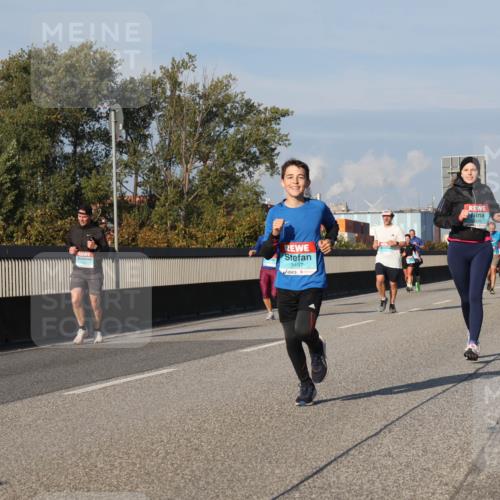 03.10.2025 - Köhlbrandbrückenlauf Luisa Fischer http://msf.ph/oto/9010386 03.10.2025 10:52:25 Position 3 3497 meine-sportfotos.de