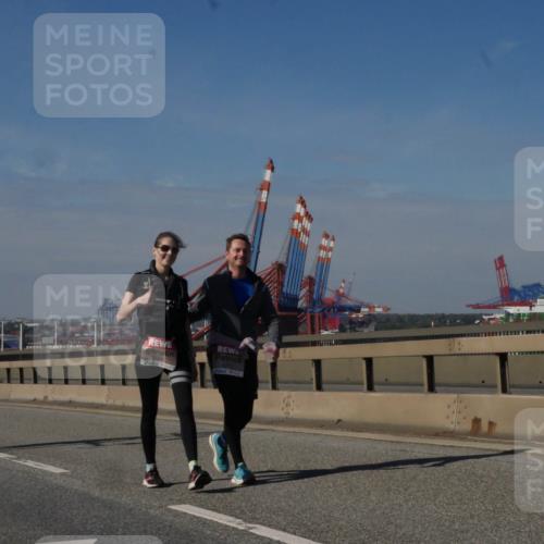 03.10.2025 - Köhlbrandbrückenlauf Matties Gatica Varas http://msf.ph/oto/9010389 03.10.2025 13:10:24 Position 2  meine-sportfotos.de