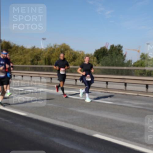 03.10.2025 - Köhlbrandbrückenlauf Julia Fischer http://msf.ph/oto/9010391 03.10.2025 12:55:59 Position 3  meine-sportfotos.de