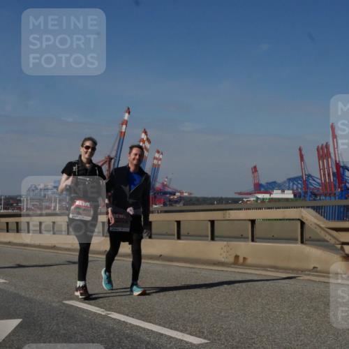 03.10.2025 - Köhlbrandbrückenlauf Matties Gatica Varas http://msf.ph/oto/9010393 03.10.2025 13:10:24 Position 2  meine-sportfotos.de