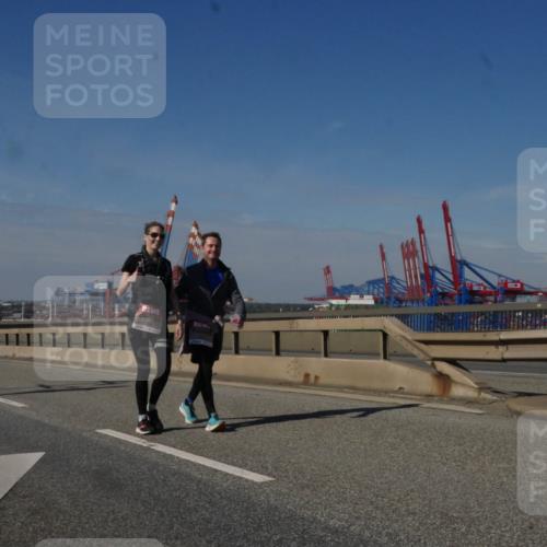 03.10.2025 - Köhlbrandbrückenlauf Matties Gatica Varas http://msf.ph/oto/9010398 03.10.2025 13:10:25 Position 2  meine-sportfotos.de