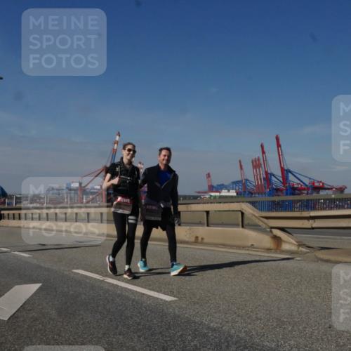 03.10.2025 - Köhlbrandbrückenlauf Matties Gatica Varas http://msf.ph/oto/9010402 03.10.2025 13:10:25 Position 2  meine-sportfotos.de