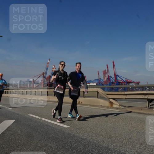 03.10.2025 - Köhlbrandbrückenlauf Matties Gatica Varas http://msf.ph/oto/9010408 03.10.2025 13:10:26 Position 2 118 meine-sportfotos.de