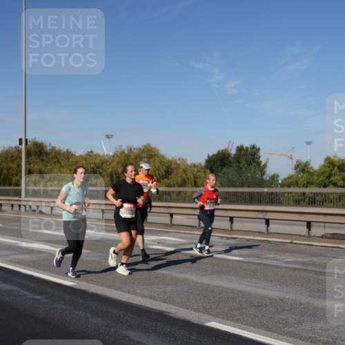 03.10.2025 - Köhlbrandbrückenlauf Julia Fischer http://msf.ph/oto/9010423 03.10.2025 12:56:04 Position 3  meine-sportfotos.de