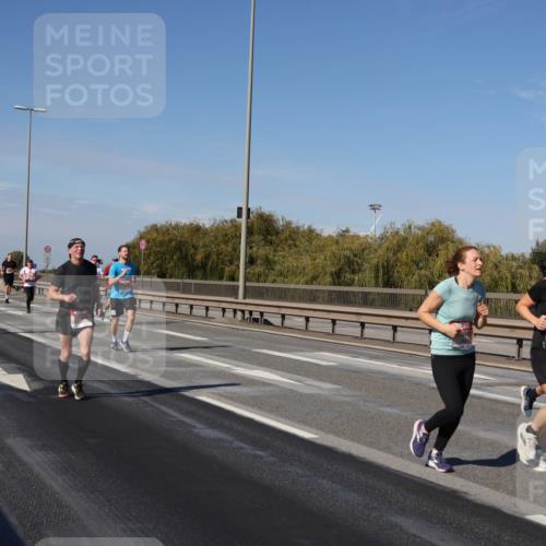 03.10.2025 - Köhlbrandbrückenlauf Julia Fischer http://msf.ph/oto/9010425 03.10.2025 12:56:05 Position 3  meine-sportfotos.de