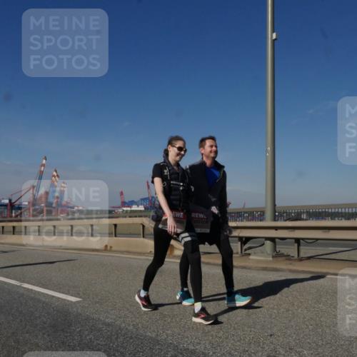 03.10.2025 - Köhlbrandbrückenlauf Matties Gatica Varas http://msf.ph/oto/9010426 03.10.2025 13:10:27 Position 2  meine-sportfotos.de