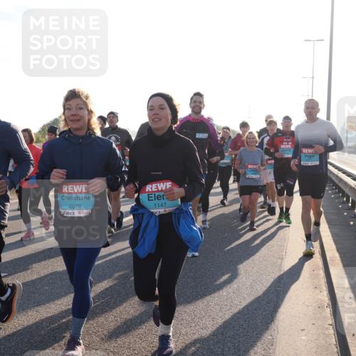 03.10.2025 - Köhlbrandbrückenlauf Fabian Wolf http://msf.ph/oto/9010430 03.10.2025 09:21:41 Position 3 2140, 2078, 1147, 64 meine-sportfotos.de