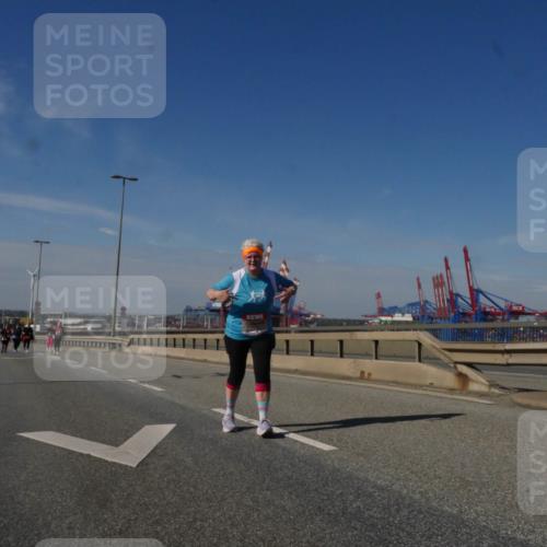03.10.2025 - Köhlbrandbrückenlauf Matties Gatica Varas http://msf.ph/oto/9010438 03.10.2025 13:10:29 Position 2 118 meine-sportfotos.de