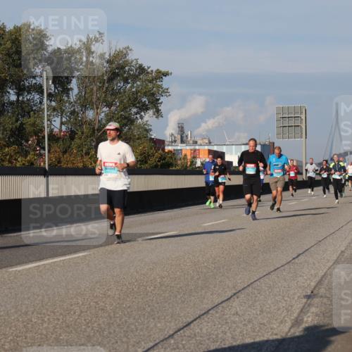 03.10.2025 - Köhlbrandbrückenlauf Luisa Fischer http://msf.ph/oto/9010440 03.10.2025 10:52:29 Position 3  meine-sportfotos.de