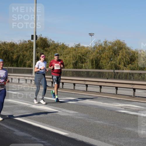 03.10.2025 - Köhlbrandbrückenlauf Julia Fischer http://msf.ph/oto/9010449 03.10.2025 12:56:08 Position 3  meine-sportfotos.de