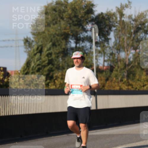 03.10.2025 - Köhlbrandbrückenlauf Luisa Fischer http://msf.ph/oto/9010455 03.10.2025 10:52:30 Position 3  meine-sportfotos.de