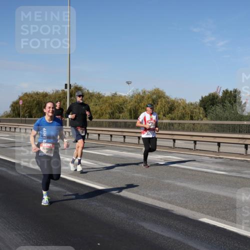 03.10.2025 - Köhlbrandbrückenlauf Julia Fischer http://msf.ph/oto/9010478 03.10.2025 12:56:12 Position 3  meine-sportfotos.de