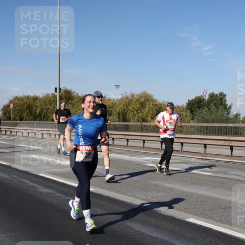 03.10.2025 - Köhlbrandbrückenlauf Julia Fischer http://msf.ph/oto/9010480 03.10.2025 12:56:13 Position 3  meine-sportfotos.de