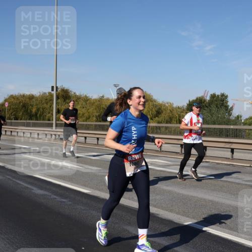 03.10.2025 - Köhlbrandbrückenlauf Julia Fischer http://msf.ph/oto/9010485 03.10.2025 12:56:13 Position 3  meine-sportfotos.de