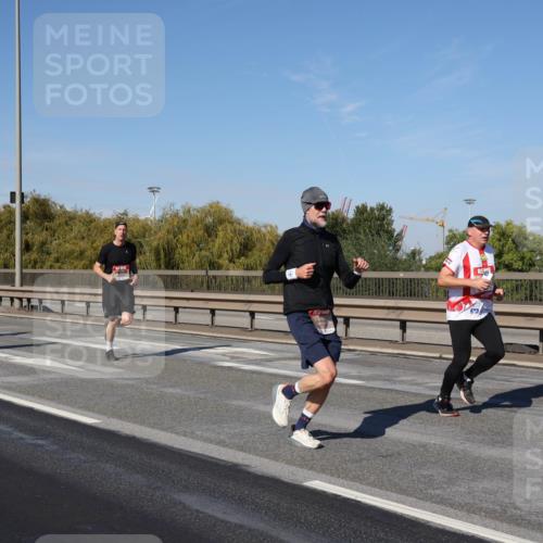 03.10.2025 - Köhlbrandbrückenlauf Julia Fischer http://msf.ph/oto/9010491 03.10.2025 12:56:14 Position 3  meine-sportfotos.de