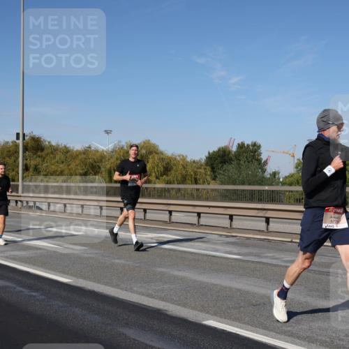 03.10.2025 - Köhlbrandbrückenlauf Julia Fischer http://msf.ph/oto/9010494 03.10.2025 12:56:14 Position 3 6779 meine-sportfotos.de