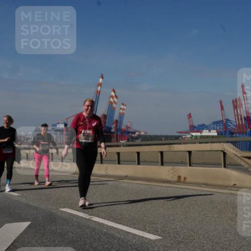 03.10.2025 - Köhlbrandbrückenlauf Matties Gatica Varas http://msf.ph/oto/9010501 03.10.2025 13:10:45 Position 2  meine-sportfotos.de