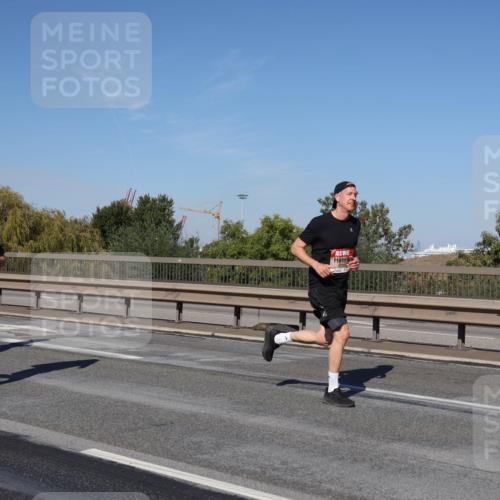 03.10.2025 - Köhlbrandbrückenlauf Julia Fischer http://msf.ph/oto/9010507 03.10.2025 12:56:16 Position 3  meine-sportfotos.de