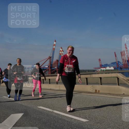 03.10.2025 - Köhlbrandbrückenlauf Matties Gatica Varas http://msf.ph/oto/9010512 03.10.2025 13:10:46 Position 2  meine-sportfotos.de