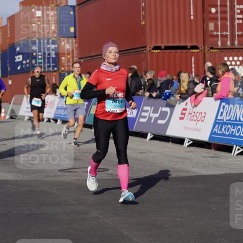 03.10.2025 - Köhlbrandbrückenlauf Michael Burmester http://msf.ph/oto/9010525 03.10.2025 10:11:32 Ziel 1435, 1522, 1679, 1768, 1921, 2256, 3406, 3524 meine-sportfotos.de