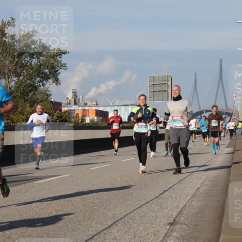 03.10.2025 - Köhlbrandbrückenlauf Luisa Fischer http://msf.ph/oto/9010534 03.10.2025 10:52:35 Position 3 3585 meine-sportfotos.de