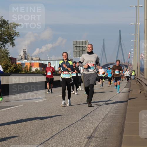 03.10.2025 - Köhlbrandbrückenlauf Luisa Fischer http://msf.ph/oto/9010539 03.10.2025 10:52:36 Position 3 2716 meine-sportfotos.de