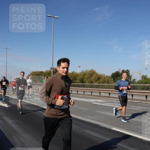03.10.2025 - Köhlbrandbrückenlauf Julia Fischer http://msf.ph/oto/9010549 03.10.2025 12:56:23 Position 3  meine-sportfotos.de