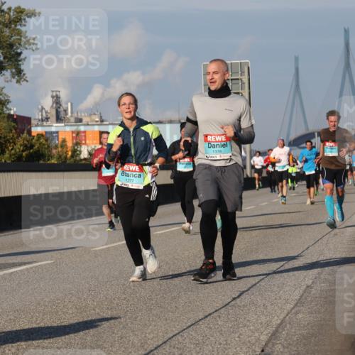 03.10.2025 - Köhlbrandbrückenlauf Luisa Fischer http://msf.ph/oto/9010551 03.10.2025 10:52:37 Position 3 1377, 1378 meine-sportfotos.de
