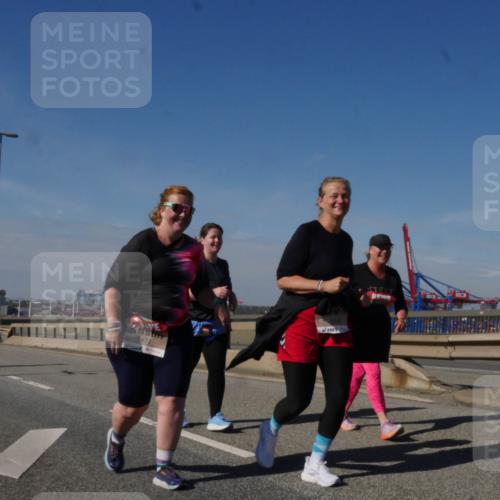 03.10.2025 - Köhlbrandbrückenlauf Matties Gatica Varas http://msf.ph/oto/9010554 03.10.2025 13:10:50 Position 2 5471 meine-sportfotos.de