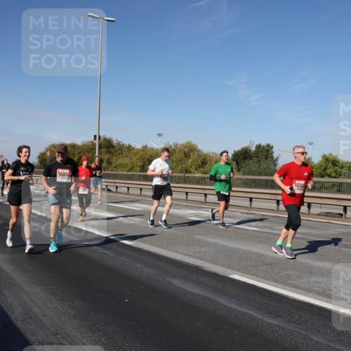 03.10.2025 - Köhlbrandbrückenlauf Julia Fischer http://msf.ph/oto/9010569 03.10.2025 12:56:26 Position 3  meine-sportfotos.de