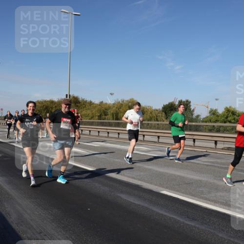 03.10.2025 - Köhlbrandbrückenlauf Julia Fischer http://msf.ph/oto/9010571 03.10.2025 12:56:26 Position 3  meine-sportfotos.de
