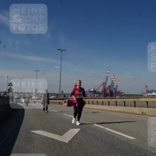 03.10.2025 - Köhlbrandbrückenlauf Matties Gatica Varas http://msf.ph/oto/9010573 03.10.2025 13:10:54 Position 2  meine-sportfotos.de