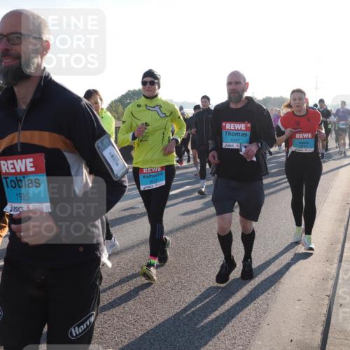 03.10.2025 - Köhlbrandbrückenlauf Fabian Wolf http://msf.ph/oto/9010578 03.10.2025 09:21:47 Position 3 1925, 3612, 1941, 3747 meine-sportfotos.de
