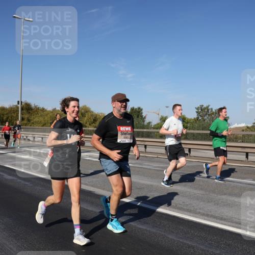 03.10.2025 - Köhlbrandbrückenlauf Julia Fischer http://msf.ph/oto/9010579 03.10.2025 12:56:27 Position 3 6563 meine-sportfotos.de