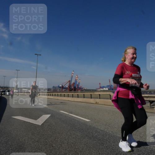 03.10.2025 - Köhlbrandbrückenlauf Matties Gatica Varas http://msf.ph/oto/9010597 03.10.2025 13:10:57 Position 2  meine-sportfotos.de